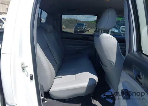 2013 Toyota Tacoma Base V6 из США, поврежденный, VIN 3TMLU4ENXDM118489